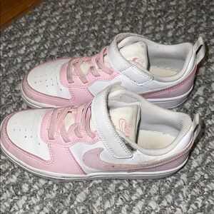 Nike Kids Sneakers in Pink and White